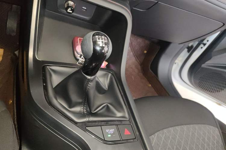 Used Roewe i5 2023 1.5L Manual Comfort Edition