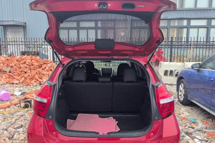 Used Toyota YARiS L 2019 1.5E CVT Dynamic Edition China VI compliant
