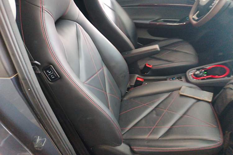 Used Chery Little Ant 2022 Revised Version Sweet Pink Edition Half-Sugar Version Lithium Iron Phosphate 30.7 kWh 30 kW 301 km