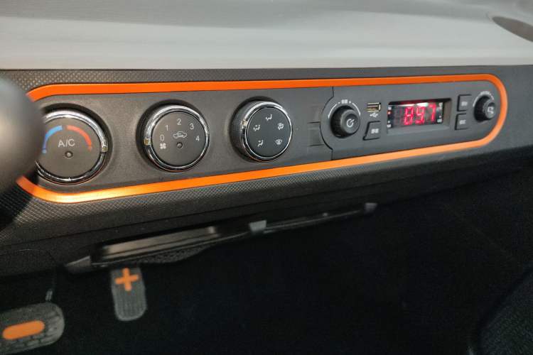 Used Wuling Hongguang MINIEV 2021 Macaron Premium Model – Lithium Iron Phosphate
