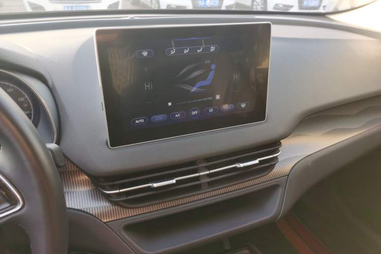 Used Hongqi E-QM5 2022 431 km Charge & Enjoy Edition