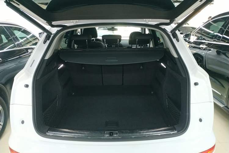 Used Audi Q5L 2022 40T Fashionable and Dynamic Model
