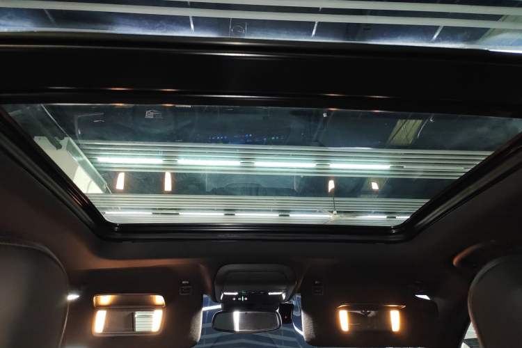 Used Cadillac XT4 2024 28T Two-Wheel-Drive Luxury Version
