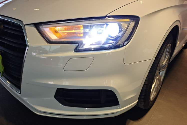 Used Audi A3 2017 Limousine 35 TFSI Ambition Edition
