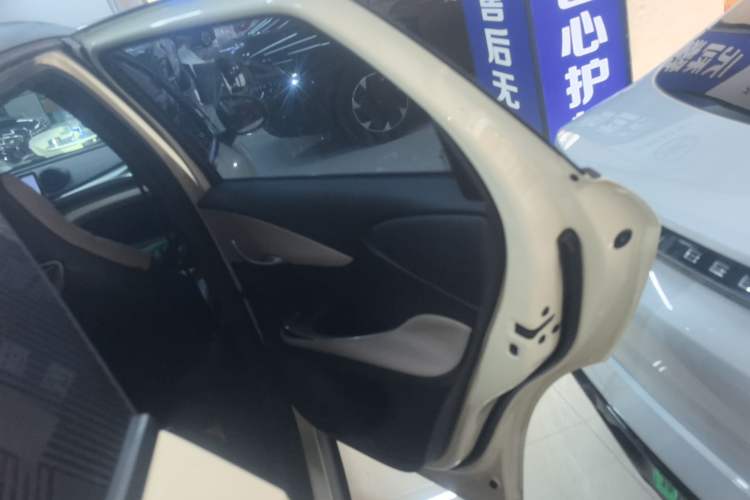 Used BYD Dolphin 2023 420 km Fashion Edition
