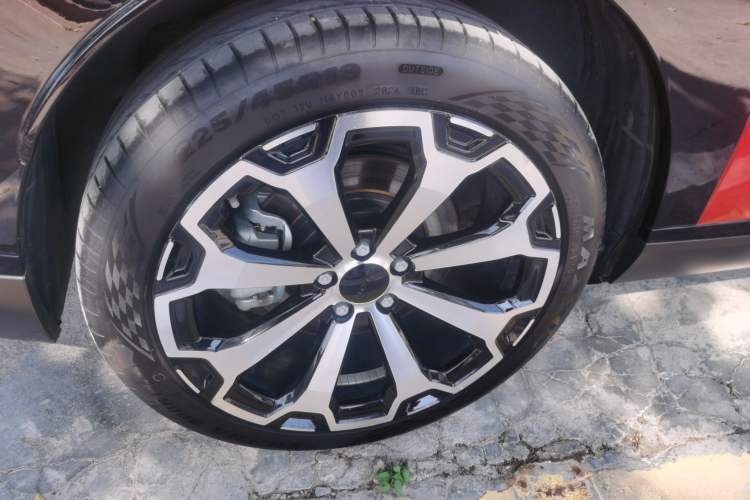 Used AION V 2024 Aion Tyrannosaurus 650 LiDAR Edition
