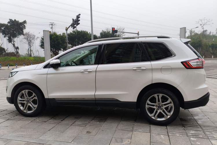 Used Ford Edge 2018 EcoBoost 245 Two-Wheel-Drive Titanium 7-Seater China VI Standard
