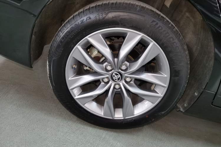 Used Toyota Avalon 2019 Dual-Engine 2.5L Luxury Edition China VI Standard
