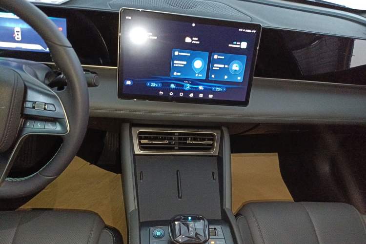 Used BYD Qin L 2024 DM-i 120KM Leading Model
