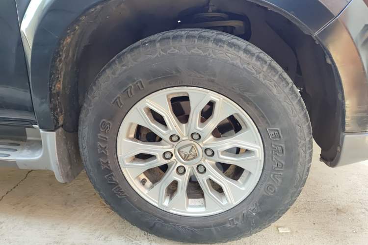 Used JMC Yusheng S350 2013 2.4T Automatic 2WD Diesel Luxury 7-Seater