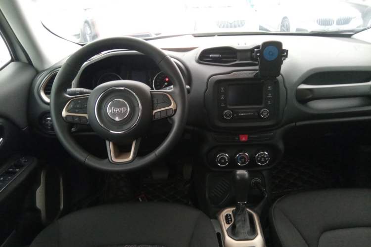 Used  Renegade 2017 180T Automatic High-Energy Version
