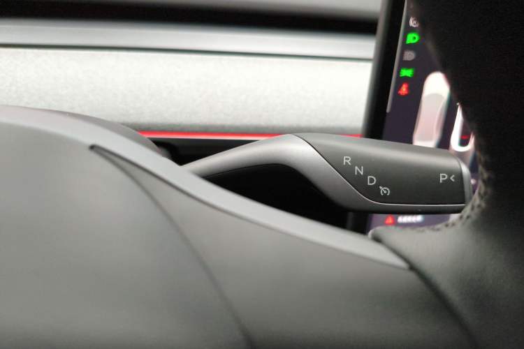 Used Tesla Model Y 2023 Rear-Wheel-Drive Version
