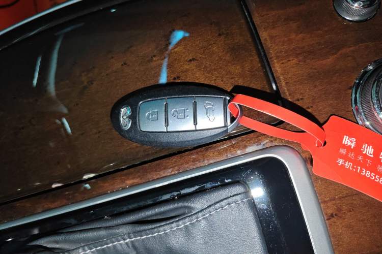 Used Infiniti QX60 2016 2.5 S/C Hybrid Two-Wheel-Drive Excellence Edition China V Standard
