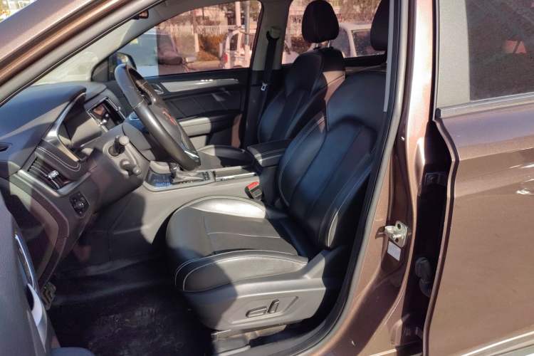 Used Roewe RX5 2016 30T Two-Wheel Drive Automatic Internet Smart Edition