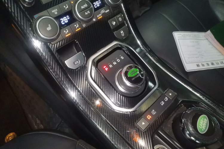 Used Land Rover Range Rover Evoque 2018 240 PS SE Smart Brilliance Edition
