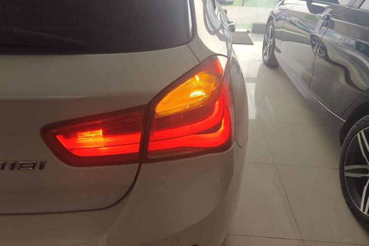 Used BMW 1 Series 2018 118i Sport Design Package
