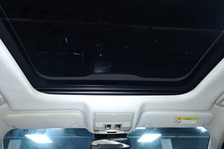 Used Jaguar F-PACE 2016 2.0T Two-Wheel-Drive R-Sport Sport Edition
