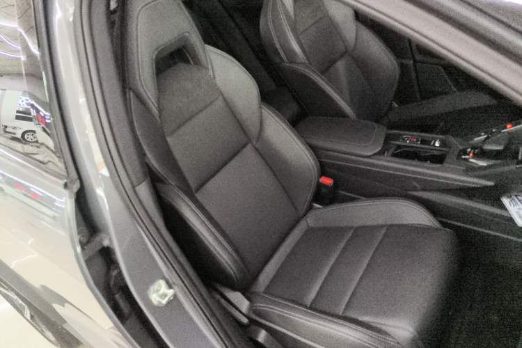 Used Lynk & Co 06 2020 1.5T JinPro model
