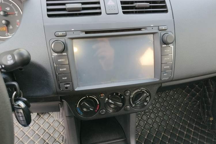 Used Suzuki Swift 2014 1.5L Automatic Fashion Edition
