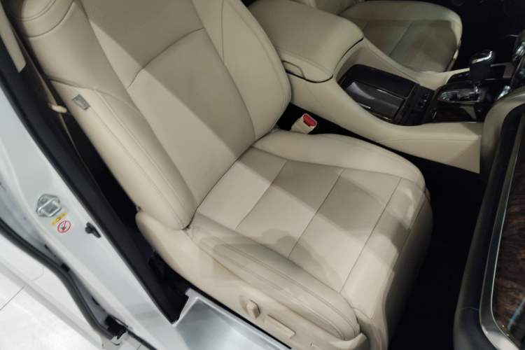 Used Toyota Alphard 2020 Dual-Engine 2.5L Luxury Edition