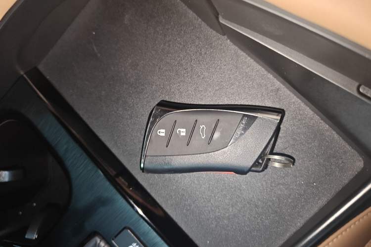 Used Lexus ES 2023 200 Excellence Edition
