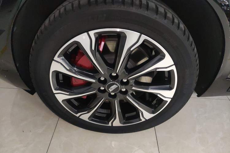 Used Cadillac XT5 2025 2.0T Platinum Edition