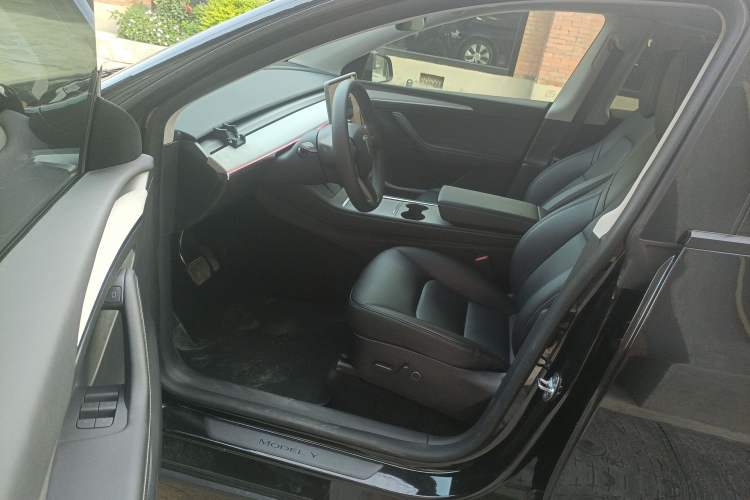 Used Tesla Model Y 2024 Rear-Wheel-Drive Version
