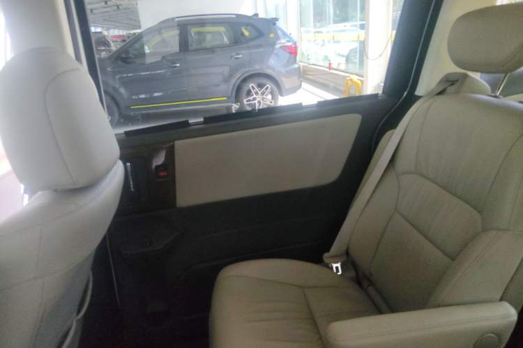 Used Honda Odyssey 2015 Updated Version 2.4L Smart Edition
