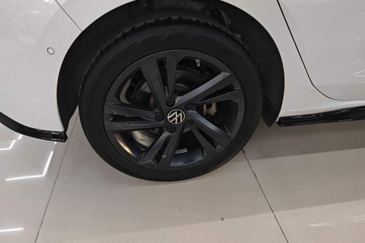 Used Volkswagen Golf 2023 Facelift 280TSI DSG R-Line Lite
