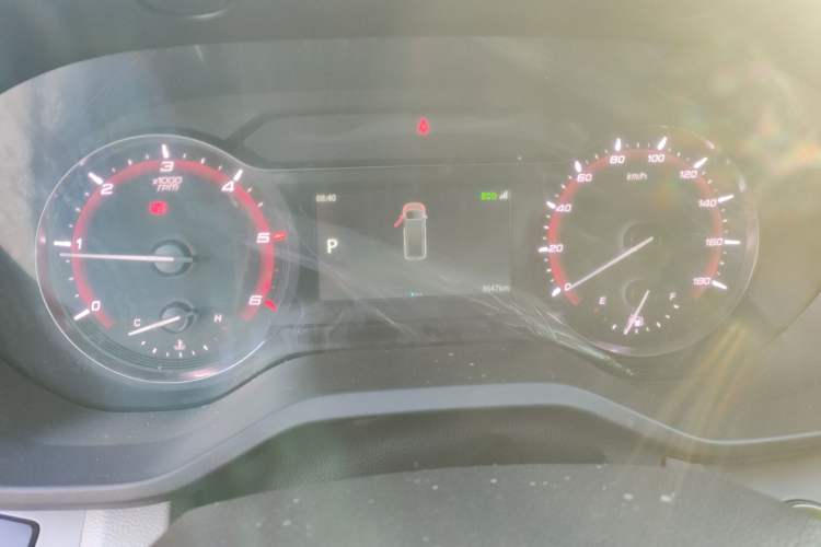 Used SAIC MAXUS Xintu V70 2023 2.0T Elite Edition Automatic Long Wheelbase Low Roof – 6/7 Seats