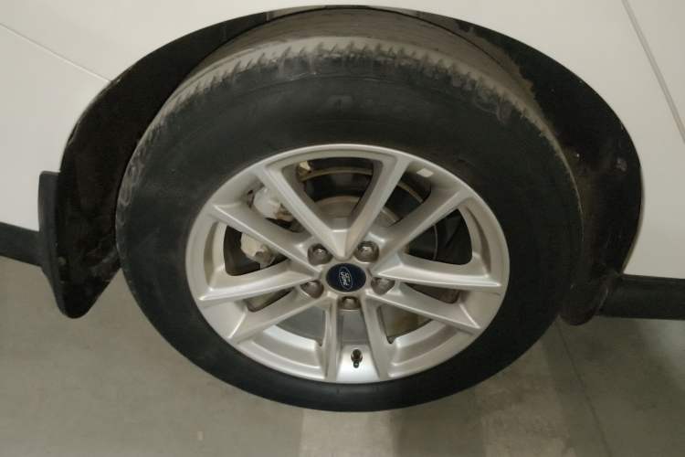 Used Ford Focus 2015 Sedan 1.6L Automatic Trend Model
