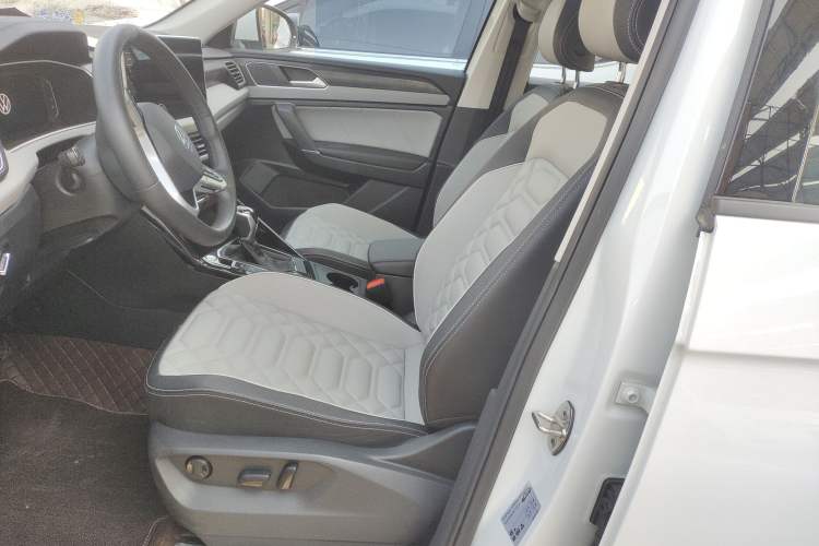 Used Volkswagen Tayron 2023 300TSI Two-Wheel-Drive Luxury Plus Advanced Edition
