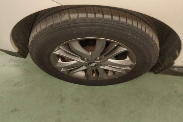 Used Hyundai ix35 2013 2.0L Automatic Two-Wheel Drive Smart GLS China IV Standard
