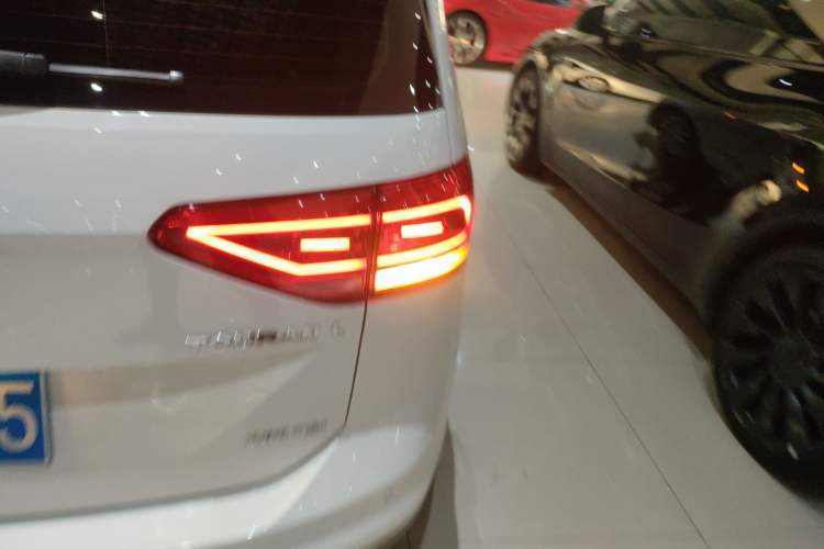 Used Volkswagen Touran 2018 Volkswagen Touran L 280TSI DSG Comfort Edition 7 Seats China V Emission Standard