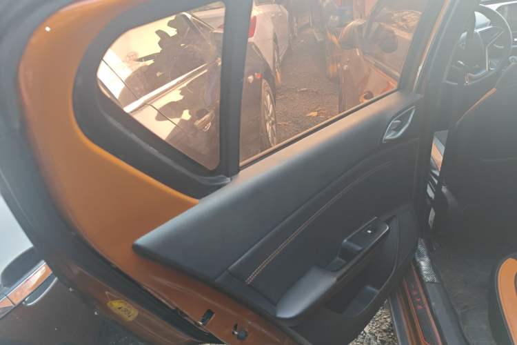 Used Baojun 310 2017 1.5L Automatic Fashion Model
