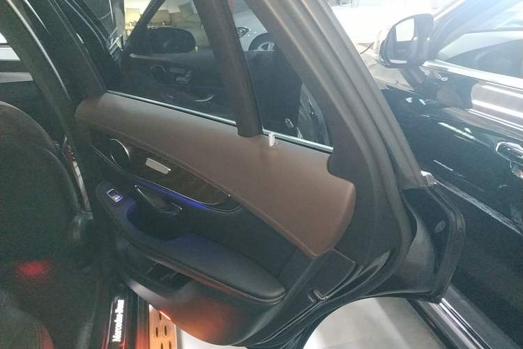 Used Mercedes-Benz GLC 2020 GLC 300 L 4MATIC Dynamic Edition
