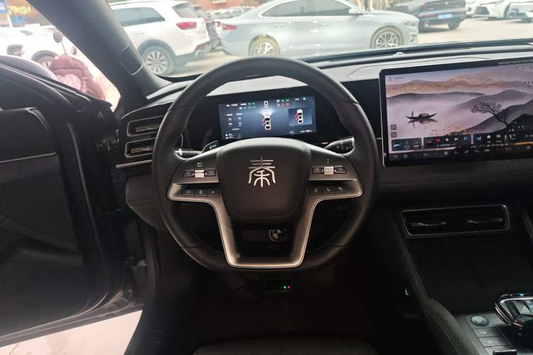 Used BYD Qin L 2025 DM-i Smart Drive 80KM Leading Model
