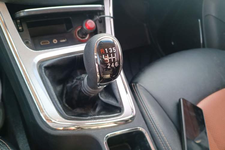 Used Baojun 560 2016 1.5T Manual Elite Model
