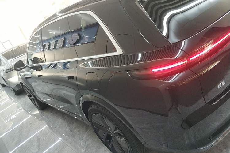 Used Li Auto L8 2024 PRO Model
