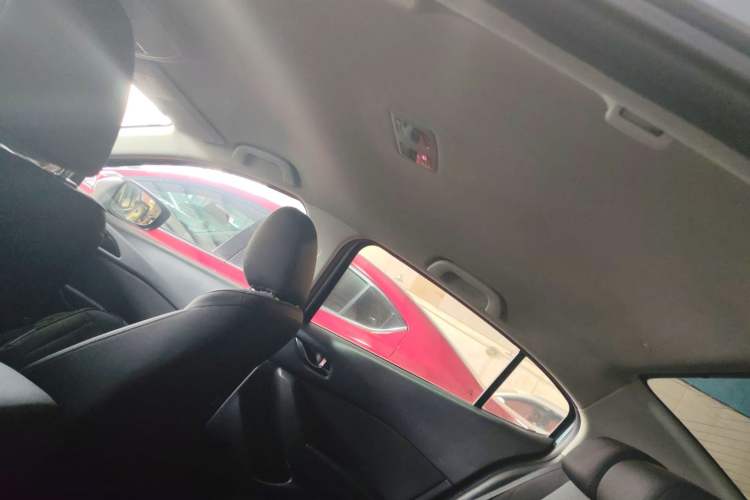 Used Mazda Mazda 3 Axela 2016 Sedan 1.5L Automatic Comfort Model
