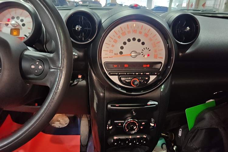 Used  Countryman 2014 1.6L COOPER Fun
