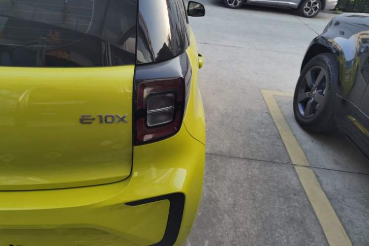 Used SOL E10X 2021 302 km Range Fashion Edition 30.2 kWh