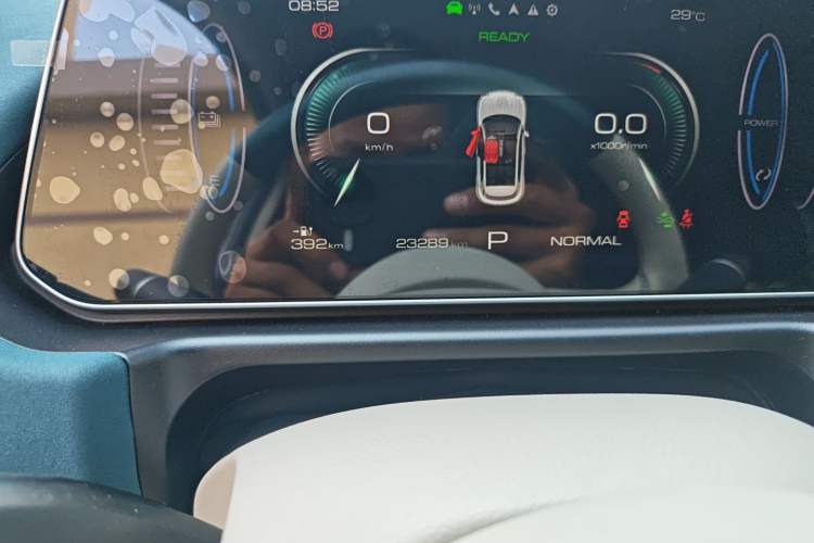 Used ORA Good Cat 2023 401 km Standard Range Prestige Version Lithium Iron Phosphate
