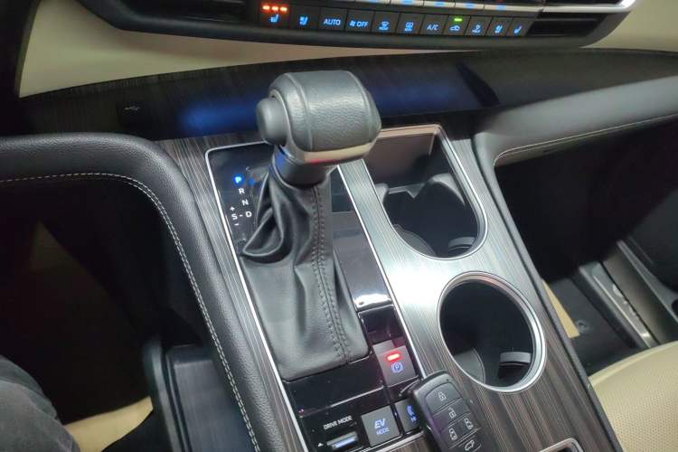 Used Toyota Sienna 2021 2.5L Hybrid Ultimate Edition