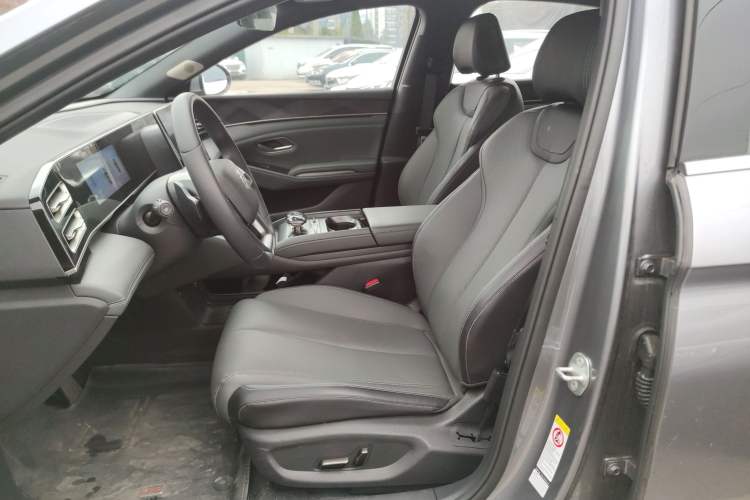 Used BYD Qin L 2025 DM-i Smart Drive 120KM Superior Model
