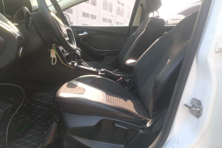 Used Ford Focus 2015 Sedan 1.6L Automatic Trend Model
