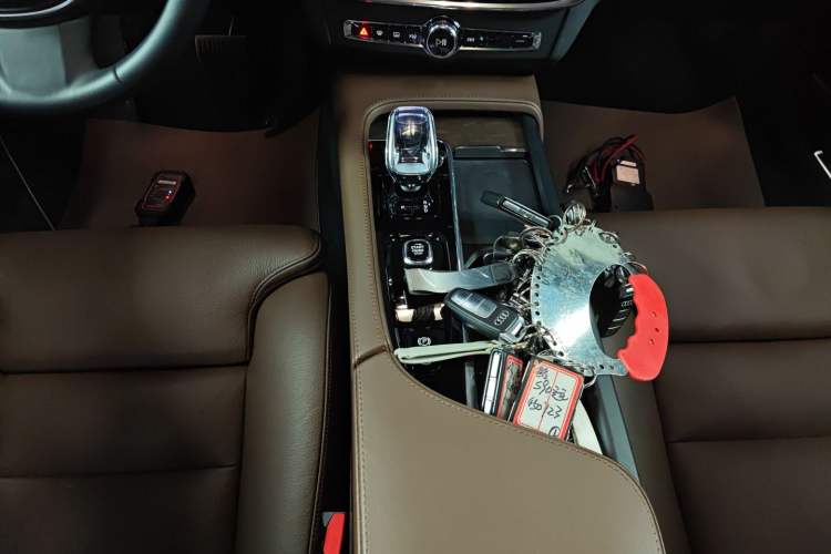 Used Volvo S90 2025 B5 Zhiyuan Luxury Edition
