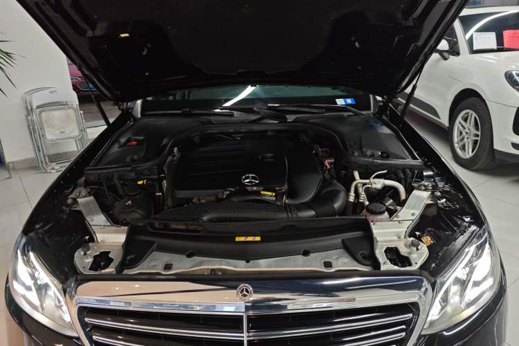 Used Mercedes-Benz E-Class 2019 E 260 L
