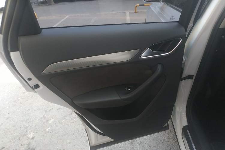 Used Audi Q3 2017 40 TFSI quattro all-wheel-drive sport model