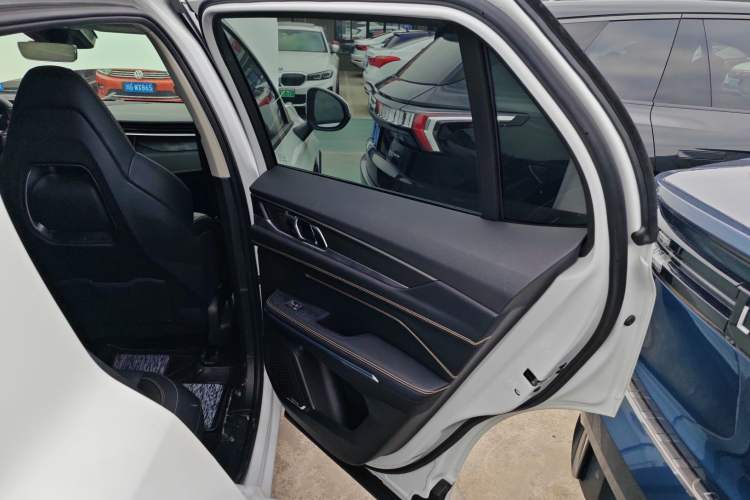 Used Lynk & Co 01 2023 2.0TD Two-Wheel Drive Pro Trim
